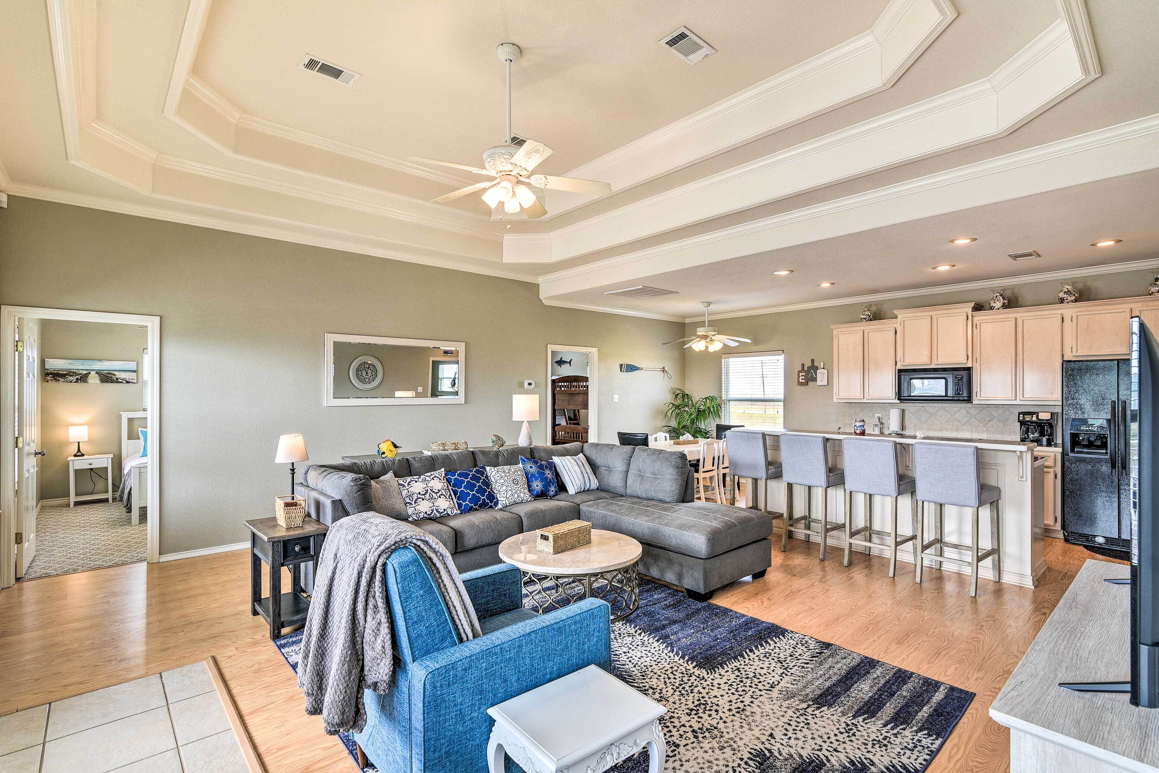 ‘Pura Vida’ Crystal Beach House: Near Beaches!