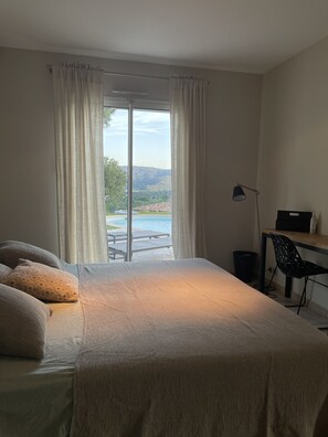 4 bedrooms, desk, iron/ironing board, free WiFi - VILLA DE CHARME, GOLFE St TROPEZ, AU CALME, BELLE VUE DEGAGEE, PISCINE CHAUFFEE (Le Plan-de-la-Tour)