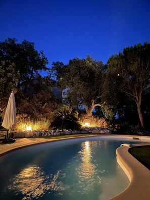 Outdoor pool, a heated pool - VILLA DE CHARME, GOLFE St TROPEZ, AU CALME, BELLE VUE DEGAGEE, PISCINE CHAUFFEE (Le Plan-de-la-Tour)