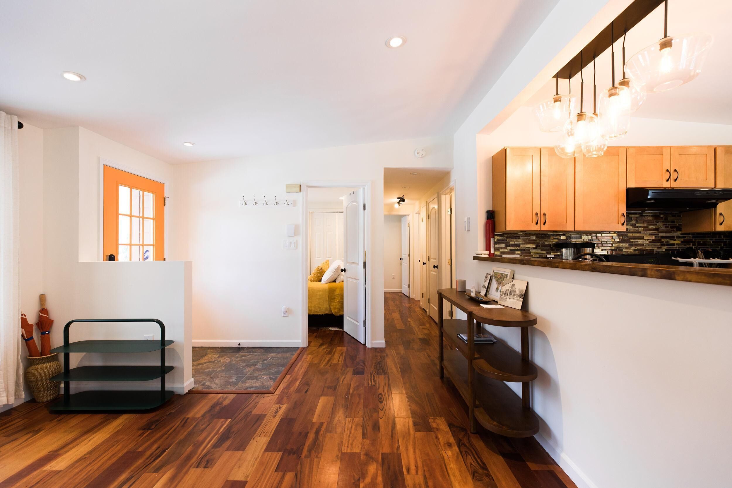 Fox Hill Home: Luxe Cabin w/ Hot Tub