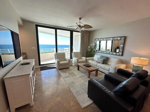 تلفزيون، برامج وأفلام نتفليكس، مشغل دي في دي، خدمات بث