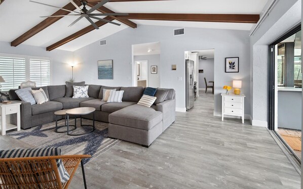 TV - Wow...this place has it all-Outstanding Home (Marco Island)