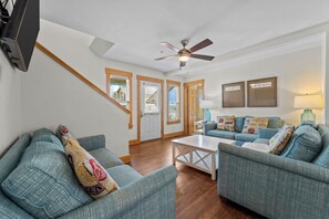 TV - Whalebone Oceanside 4 Bedroom Cottage E (Nags Head)