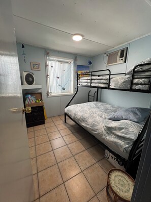 3 bedrooms, iron/ironing board