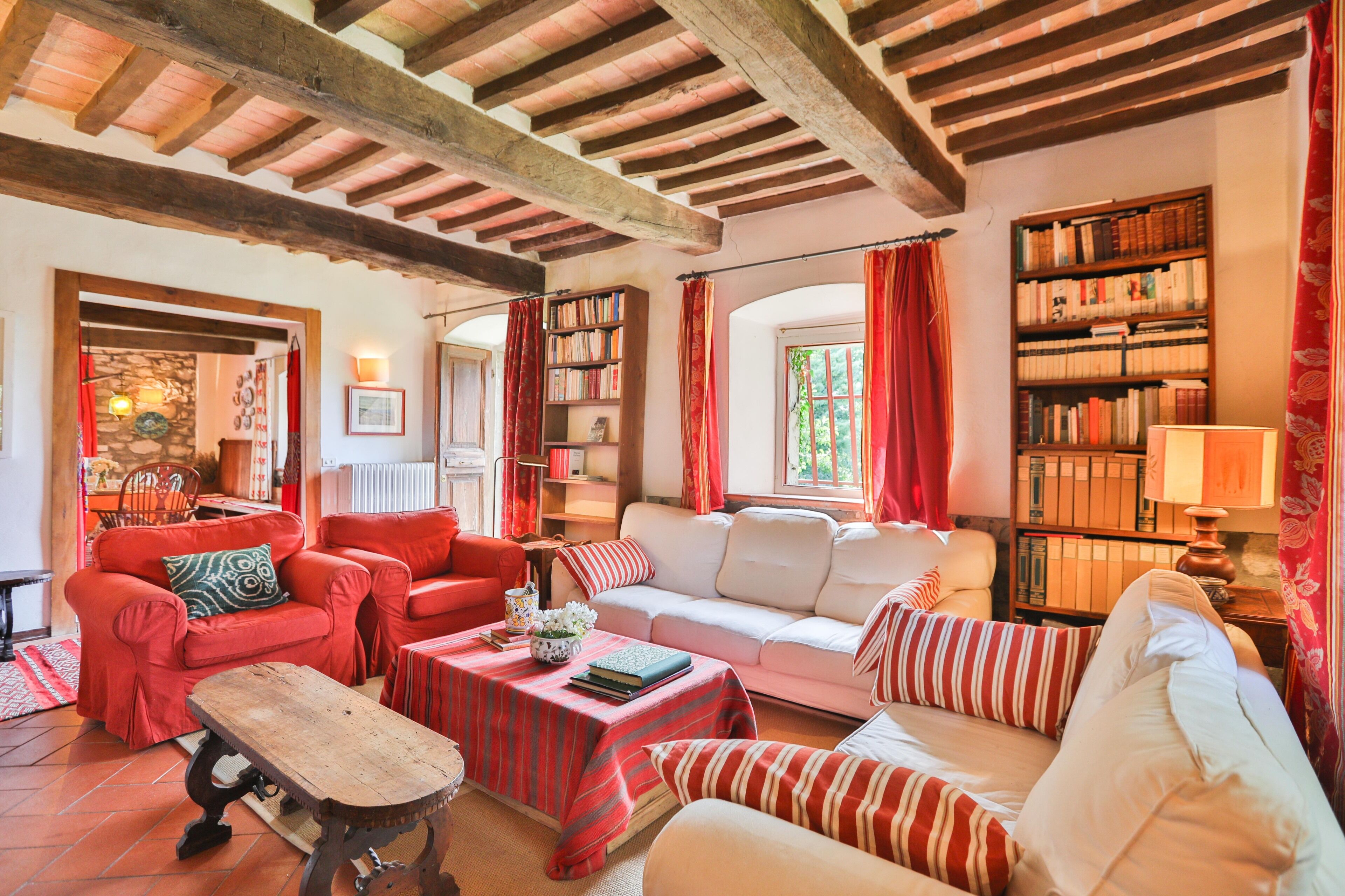 Country house, a stone farmhouse, completely independent, with a private pool.