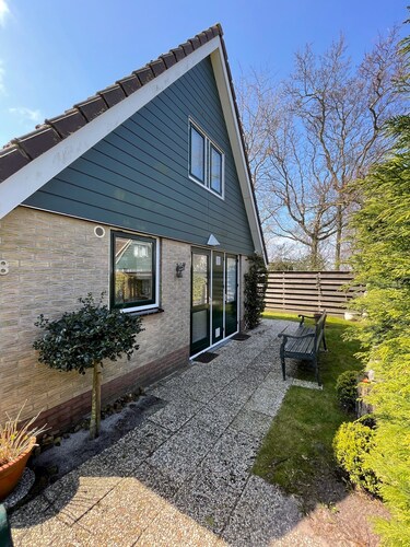 Ferienhaus im malerischen Noordholland auf großem Grundstück, strandnah