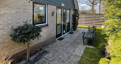 Ferienhaus im malerischen Noordholland auf großem Grundstück, strandnah