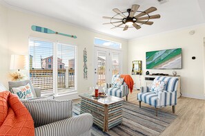 Smart TV, videogames, DVD player, livros