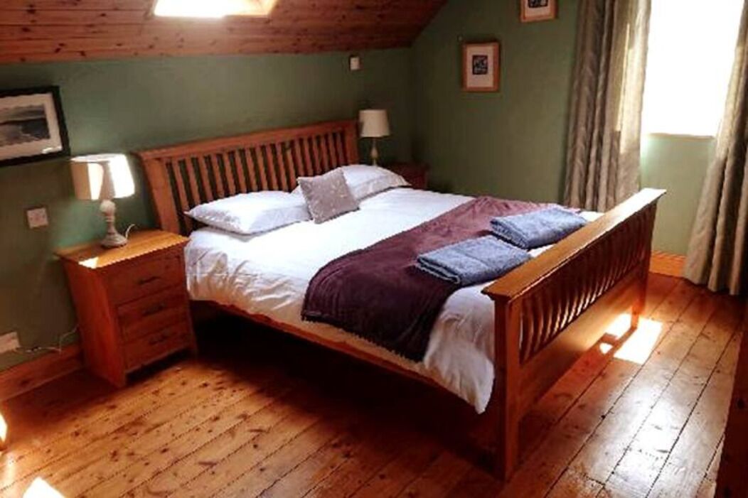 Spacious idyllic wooded Ring of Kerry 4 bedroom retreat - Epic Views and Gardens