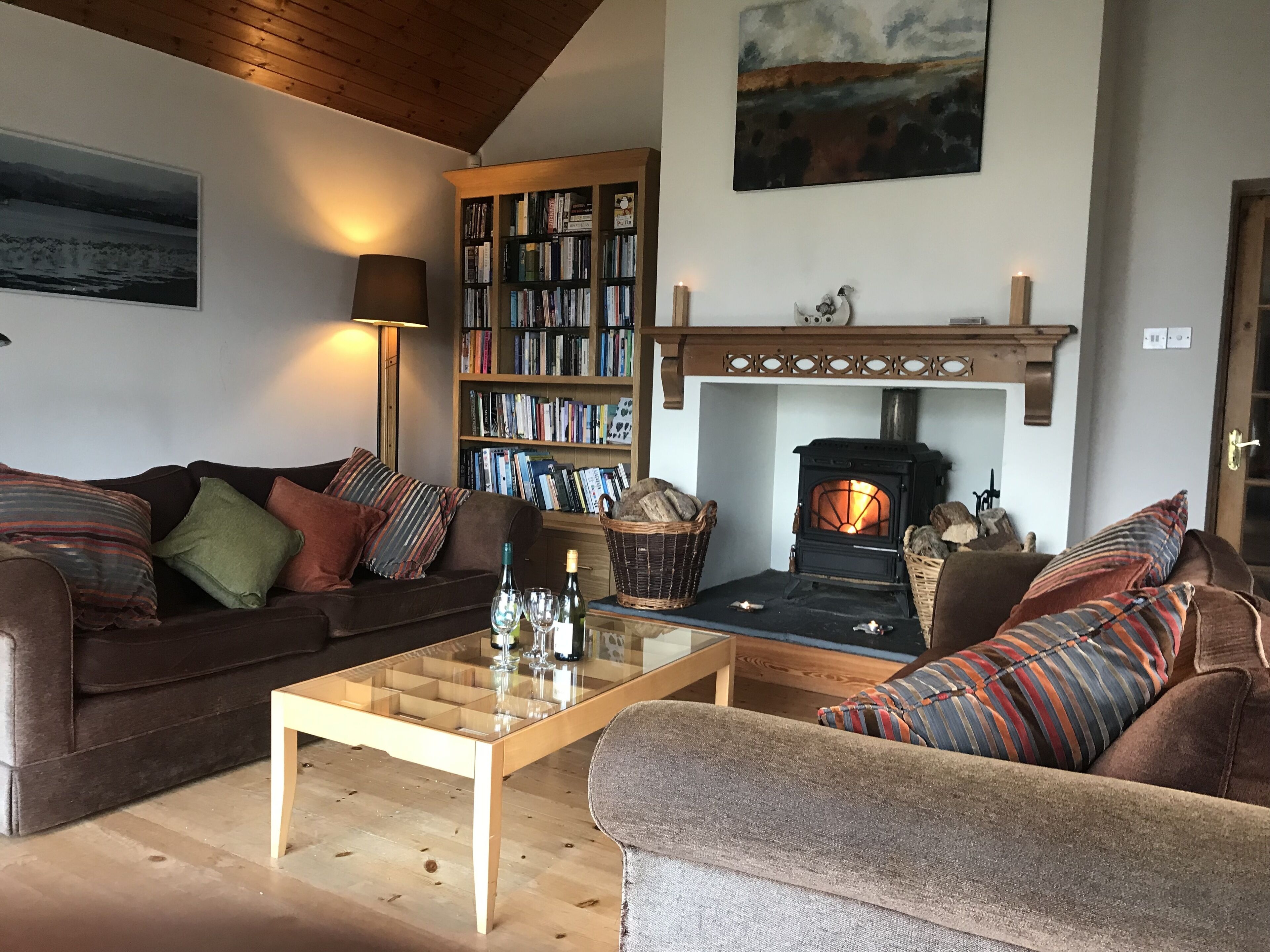 Spacious idyllic wooded Ring of Kerry 4 bedroom retreat - Epic Views and Gardens