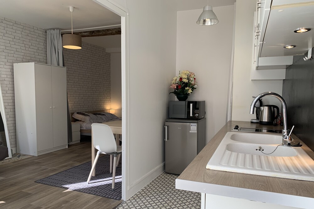 Superb spacious apartment suitable for teleworking
