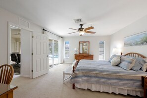 3 Schlafzimmer, Schreibtisch, Bügeleisen/Bügelbrett, Reisekinderbett