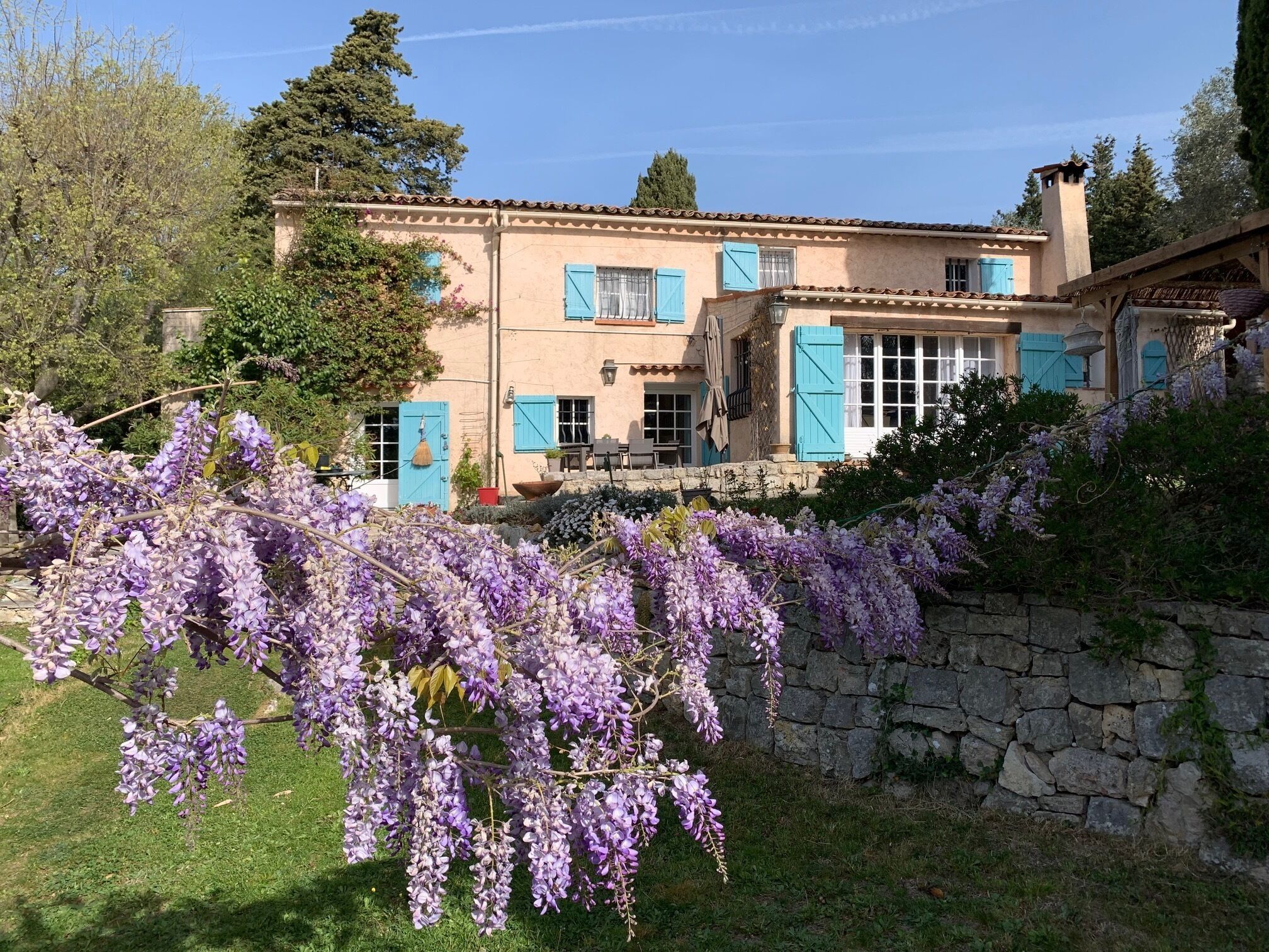 Magnificent Provencal villa with swimming pool and garden