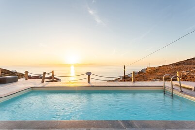 Live in Blue Breeze - Private pool & 180° Seaview