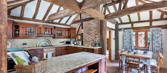 Finest Retreats | Sandhill Cottage with Hot Tub