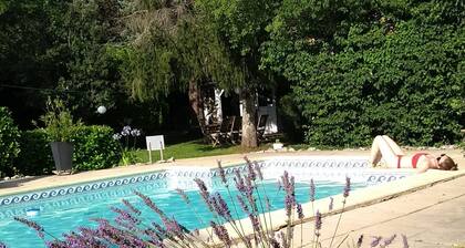 TULIPE GITE DANS UNE PROPRIETE DE 2 HECTARES