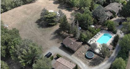 TULIPE GITE DANS UNE PROPRIETE DE 2 HECTARES