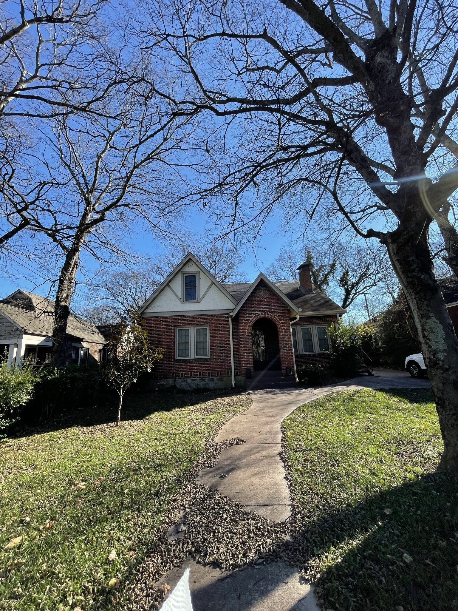 LOVELY 1 BED 1 BATH, MINUTES AWAY FROM DOWNTOWN