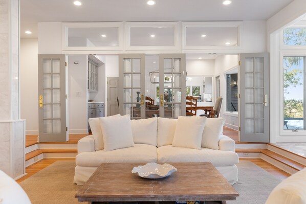 Televisión, tenis de mesa y libros