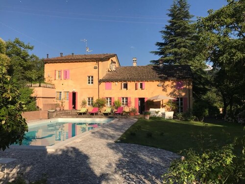 Enchanting country estate, 5 minutes to downtown 