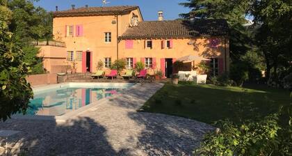 Enchanting country estate, 5 minutes to downtown