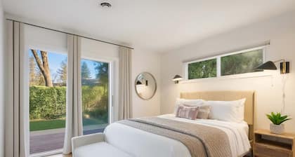 Harvard House • Napa Stay w/ Hot Tub