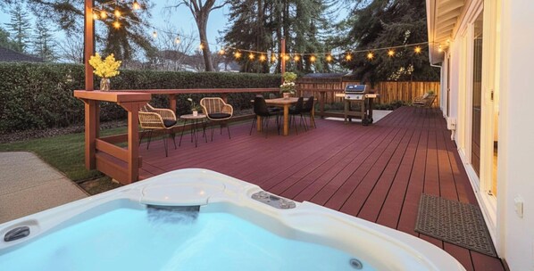 Terrace/patio - Harvard House: Napa, Hot Tub + Detached Studio (Napa)