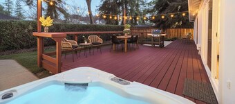 Harvard House: Napa, Hot Tub + Detached Studio