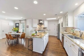 Microwave, dishwasher, coffee/tea maker, toaster