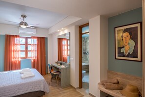 4 bedrooms, in-room safe, desk, iron/ironing board - Stylish, villa close to the beach with ocean view. (Stalos)