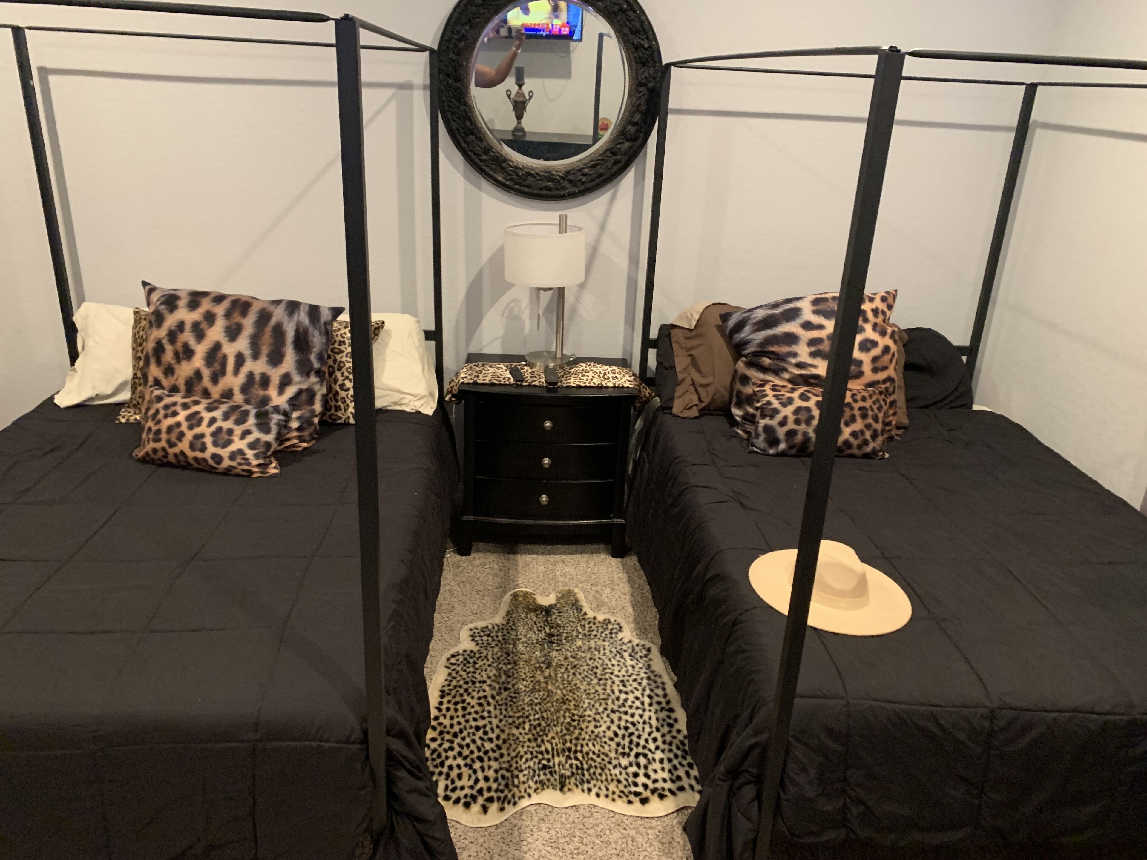 Ultra Chic 3/2 Home w/Hot  Spa-Mins from Downtown and NRG stadium. 