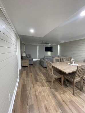 Interior -  PRICE DROP-Ocean Front- wrap around balcony (Panama City Beach)