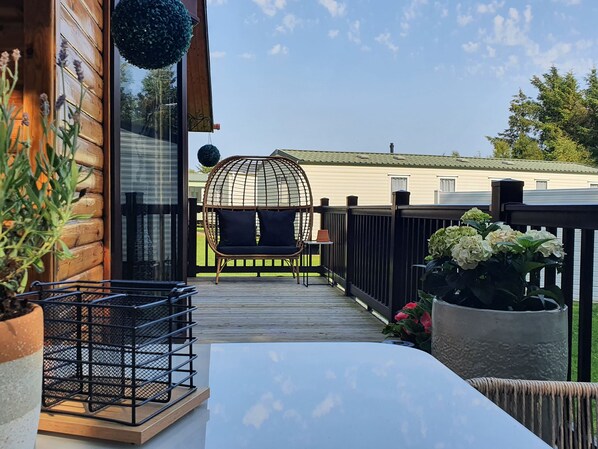 Cottage | Balcony - The Treeline (Morpeth)