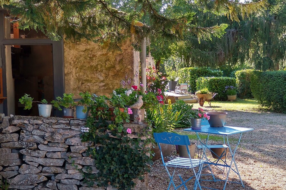 LE PAPILLON COTTAGE IN A PROPERTY OF 2 HECTARES
