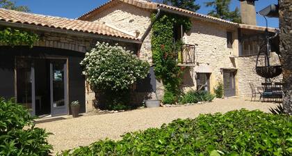 BUTTERFLY GITE ON A 2-HECTARE PROPERTY