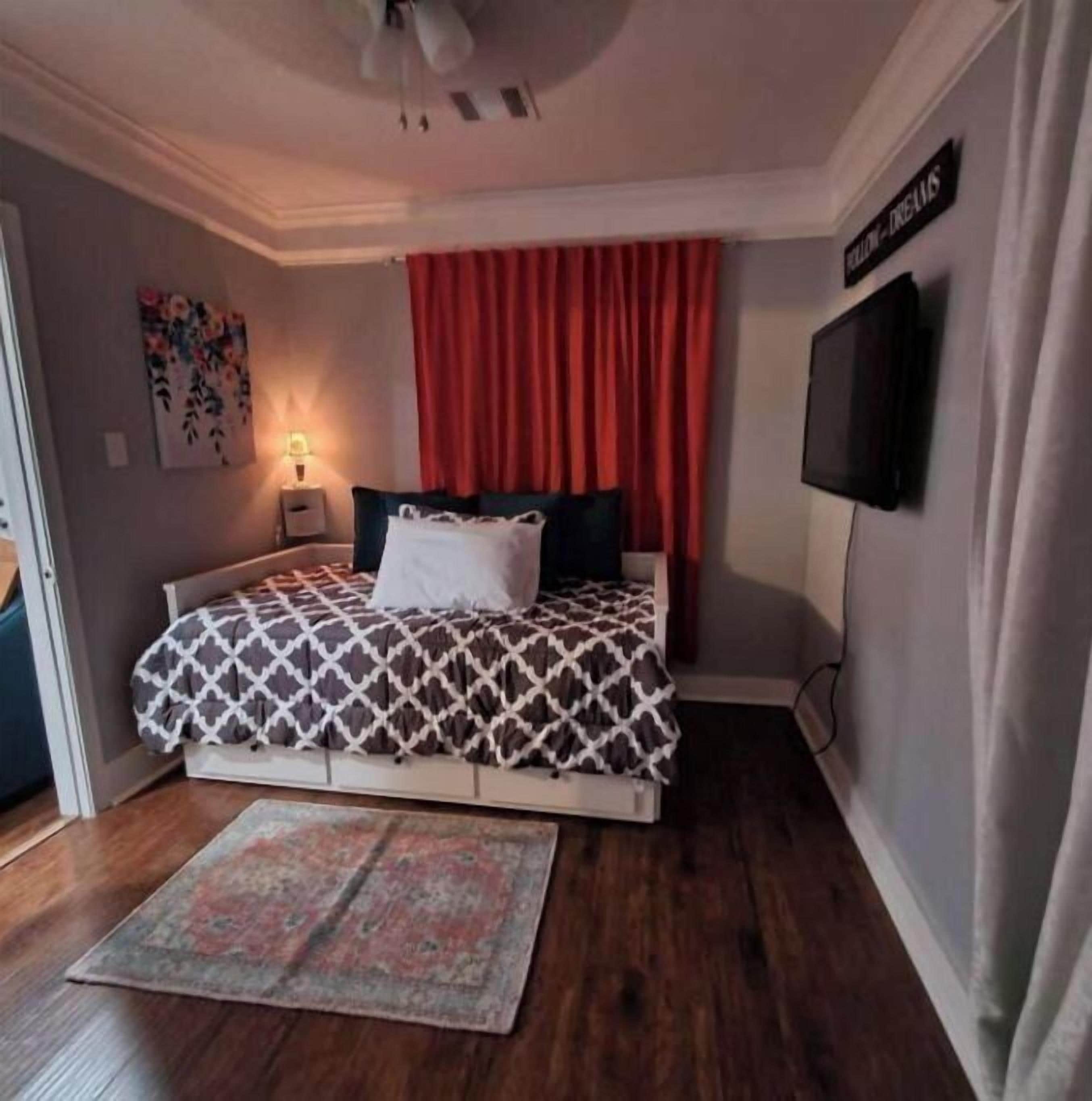 2 makuuhuonetta, ilmainen Wi-Fi, vuodevaatteet