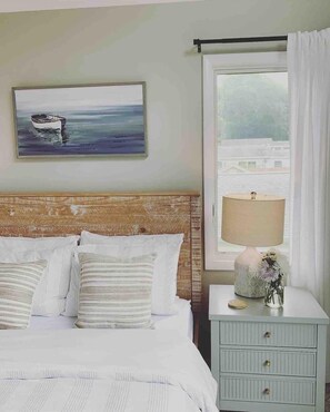 3 bedrooms, in-room safe, desk, iron/ironing board