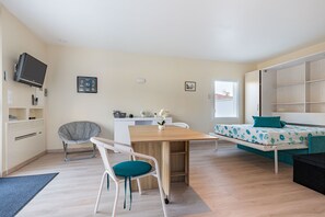 Strykjärn/strykbräda, gratis wi-fi och sängkläder