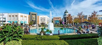 The Gahanna Hideaway- 2BR/2BA