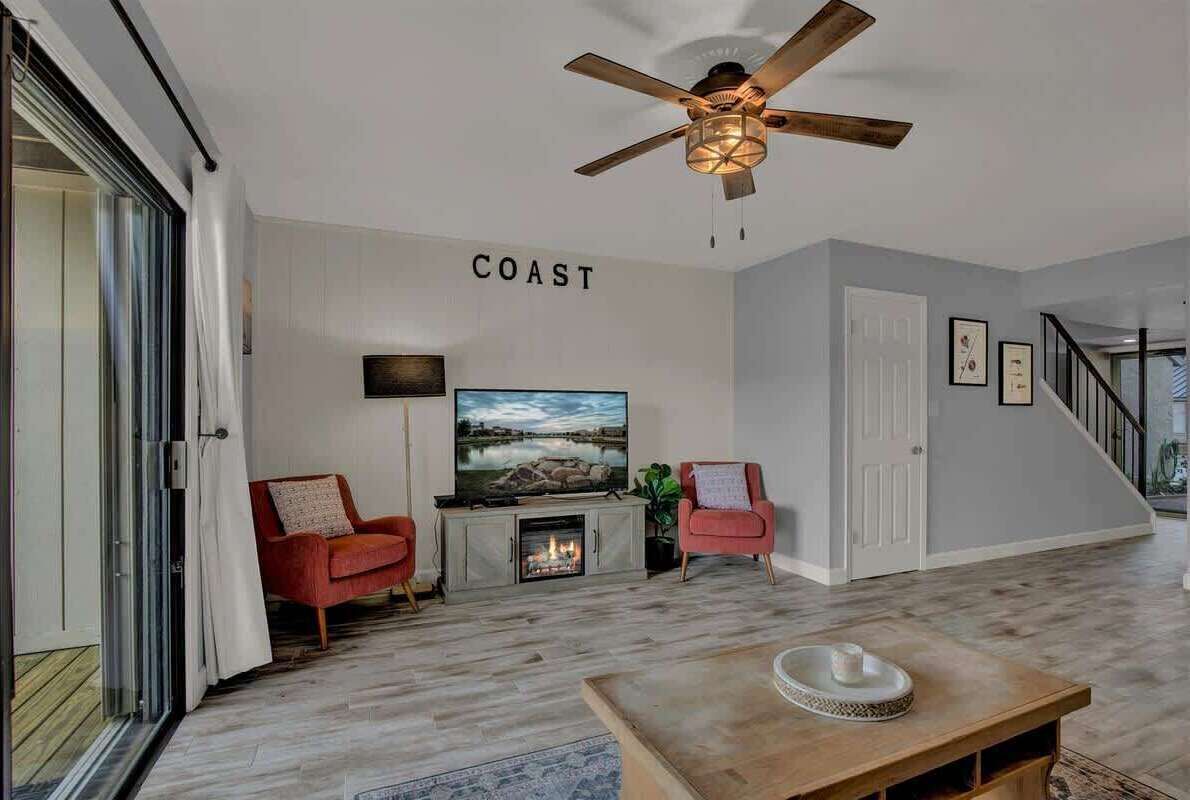 Smart TV, fireplace, offices