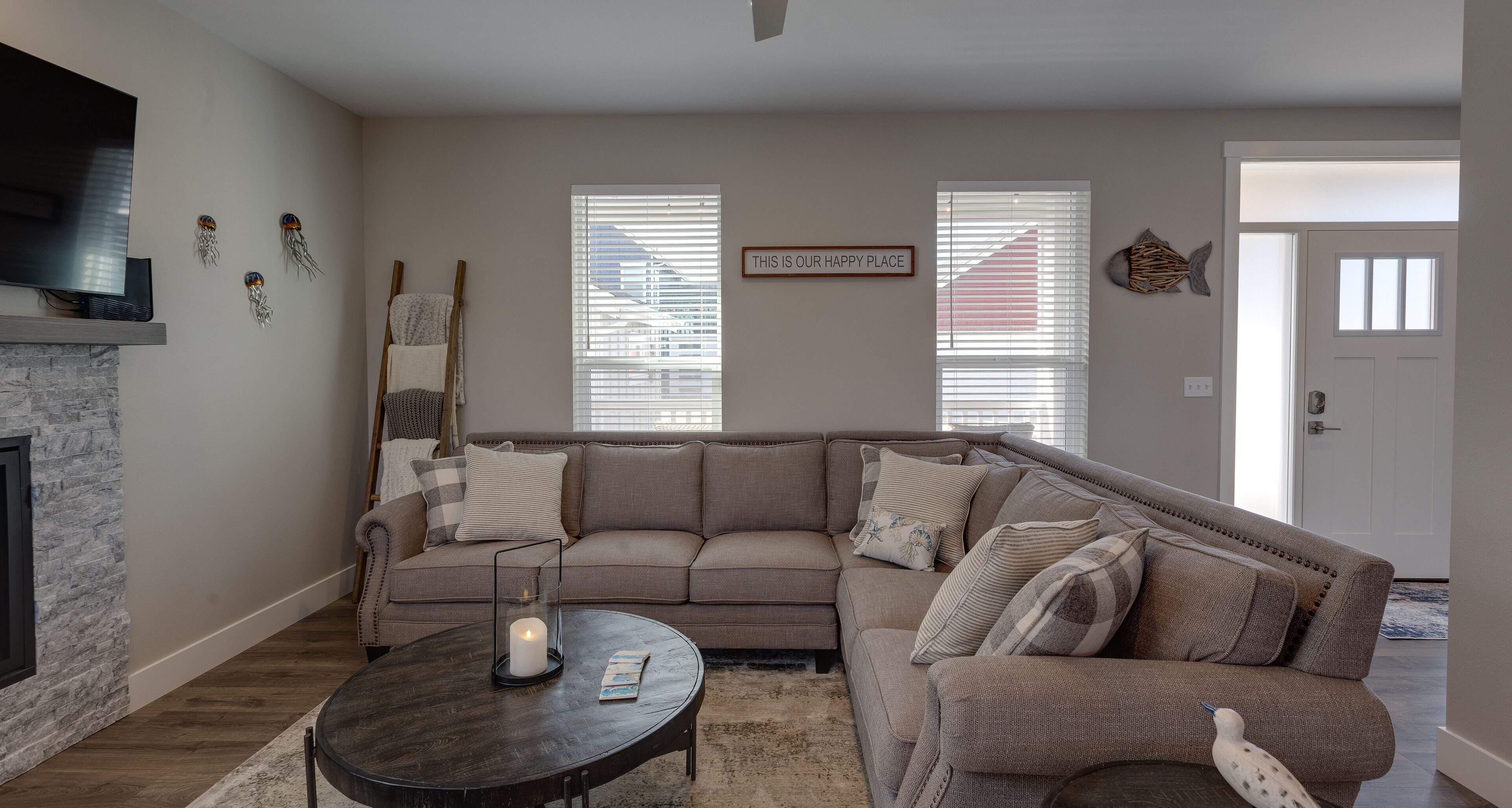 Happiness Beach Cabin - Oyhut Bay Seaside Village