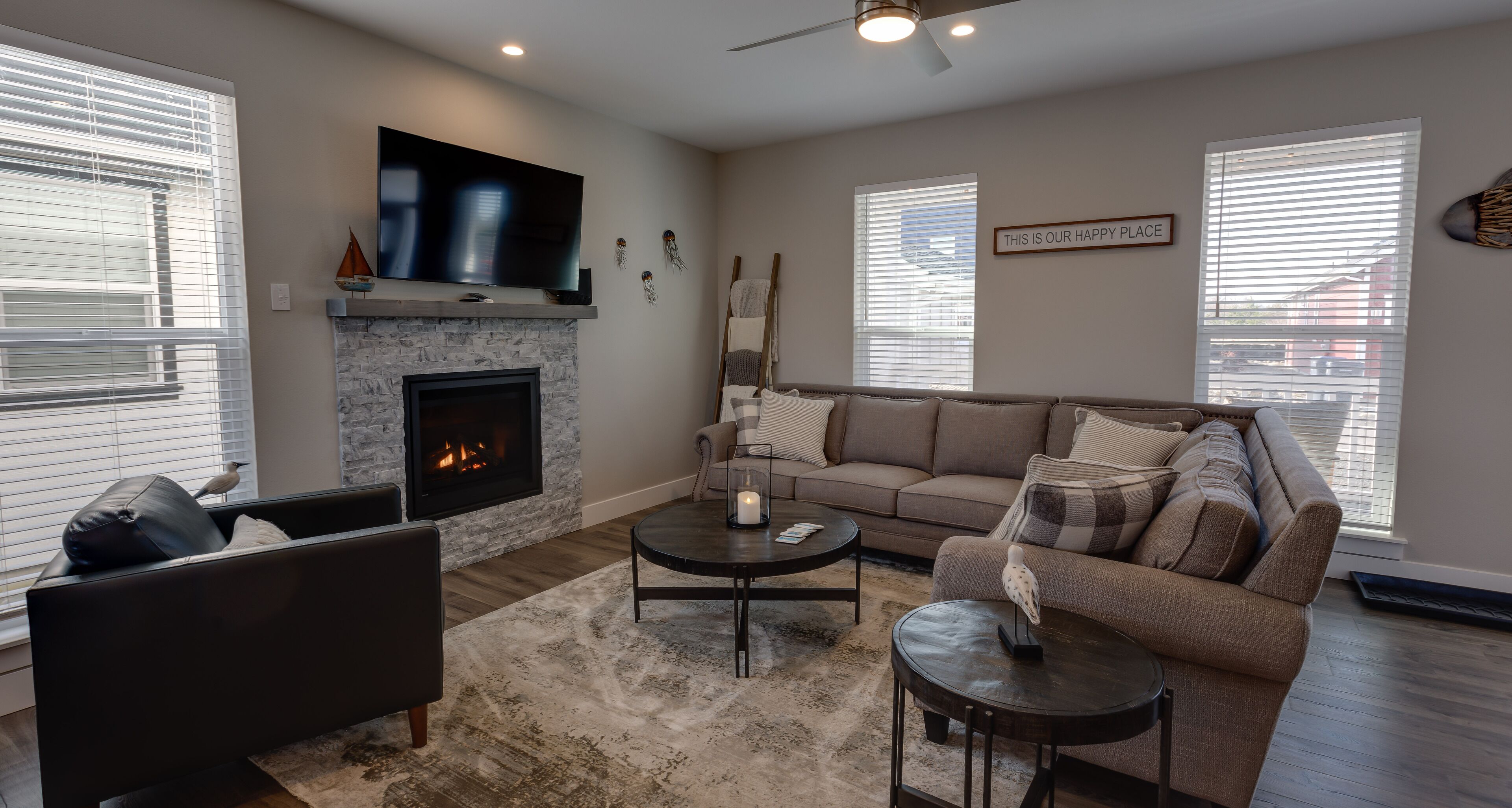 Happiness Beach Cabin - Oyhut Bay Seaside Village