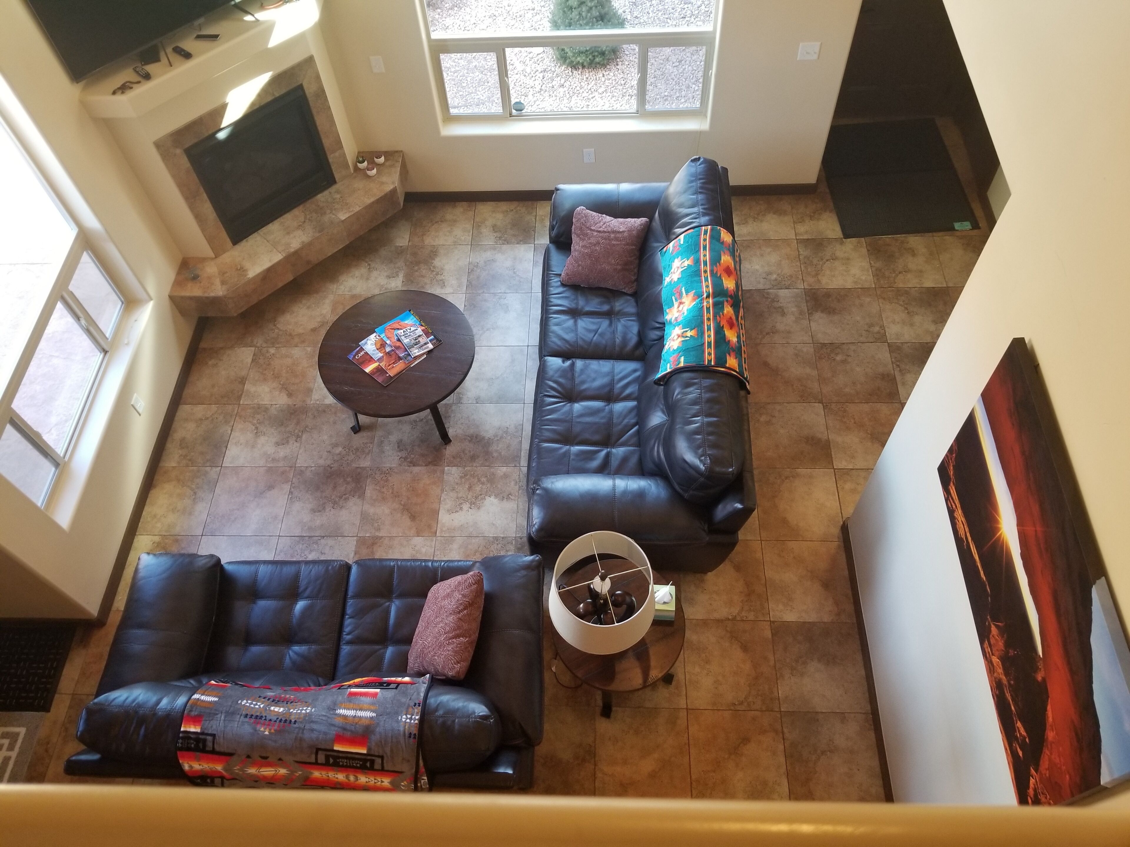 Spacious luxury Moab retreat. Private hot tub,  game room and kids play areas!