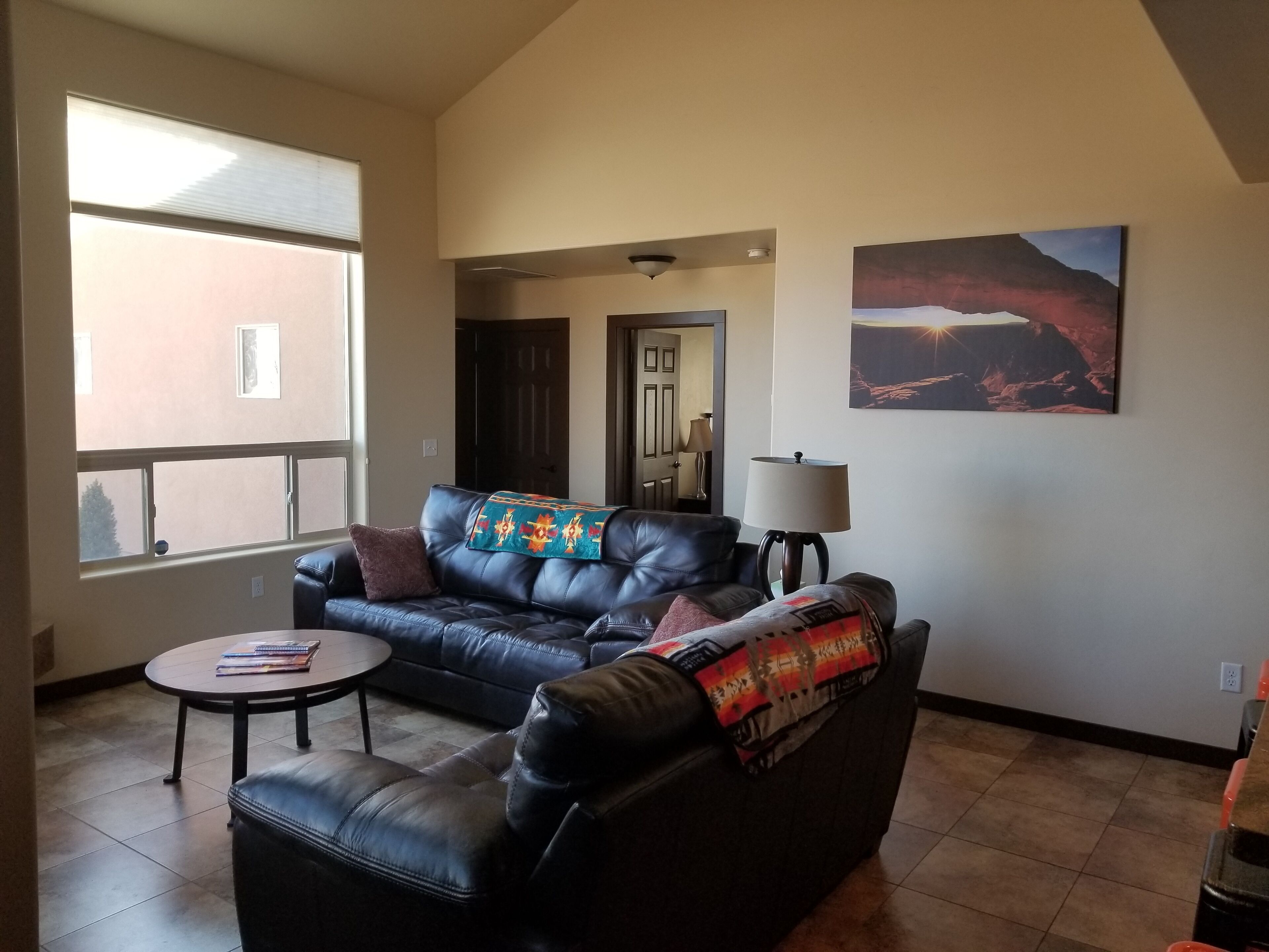 Spacious luxury Moab retreat. Private hot tub,  game room and kids play areas!