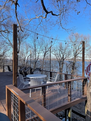 Outdoor dining - Lake View cottage, secluded, quiet, total remodel, 3 king beds (Wagoner)