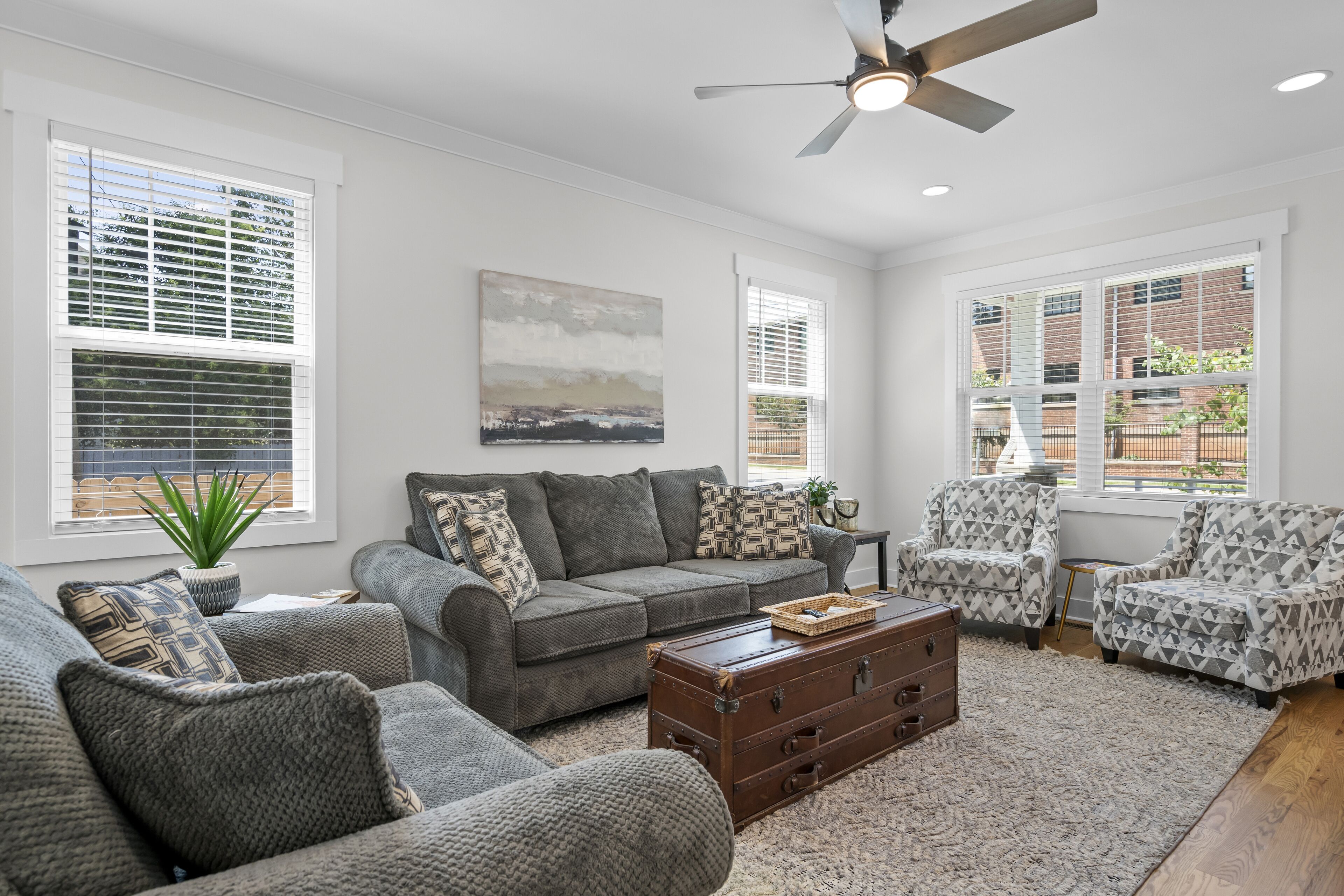 Cozy Craftsman Getaway, Walk to Main Street & Reedy Falls