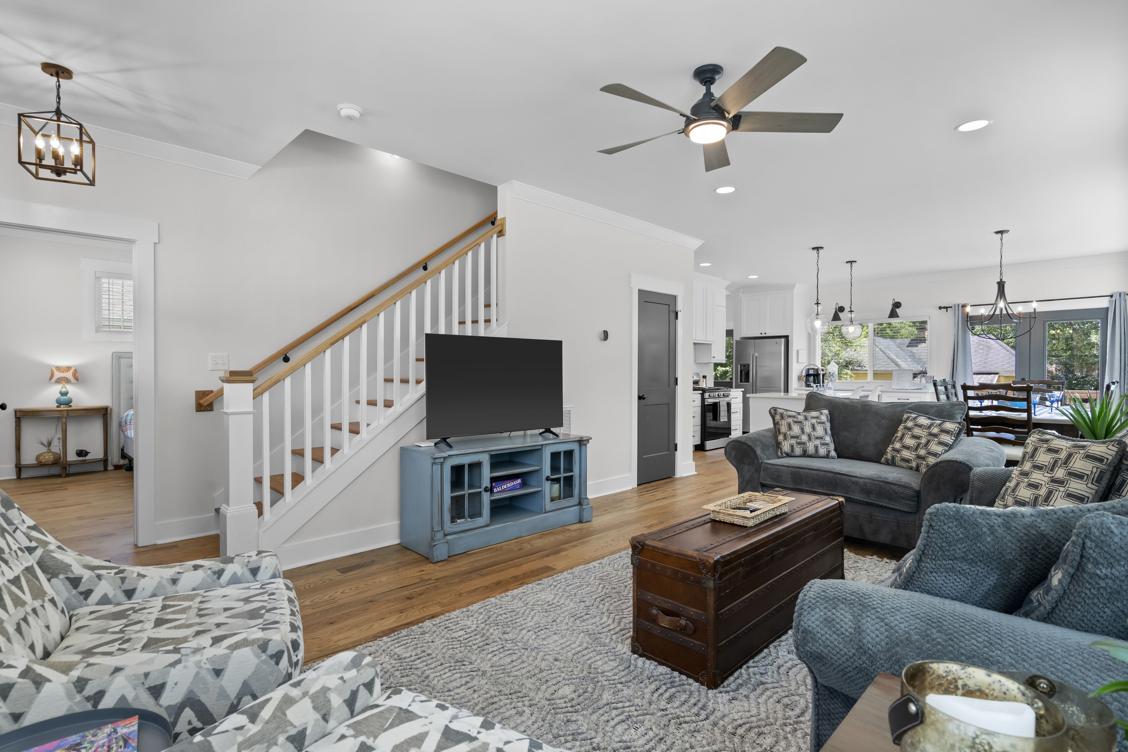 Cozy Craftsman Getaway, Walk to Main Street & Reedy Falls