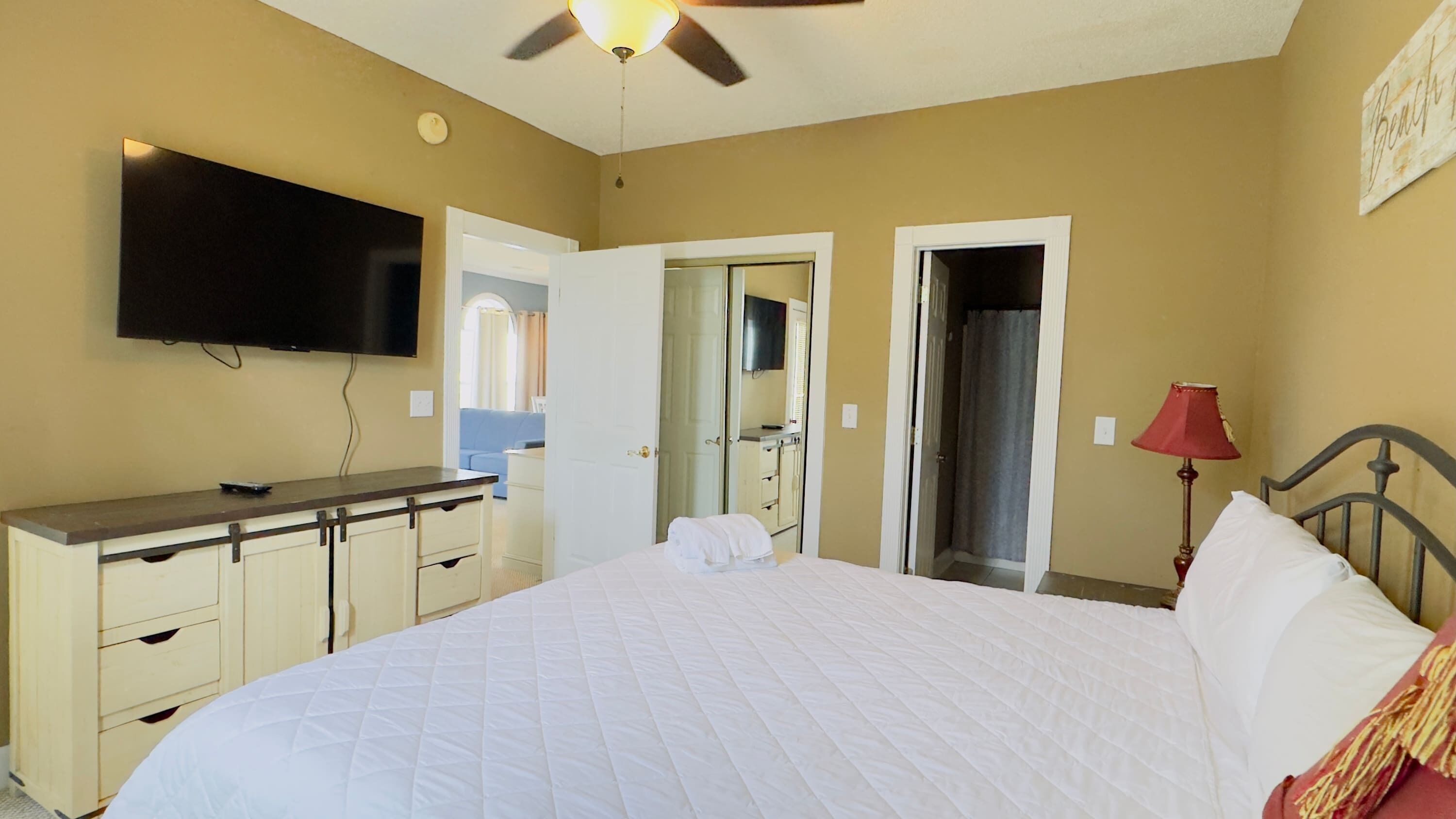 2 bedrooms, iron/ironing board, WiFi, bed sheets