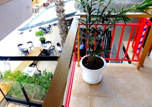 تناول الطعام بالخارج