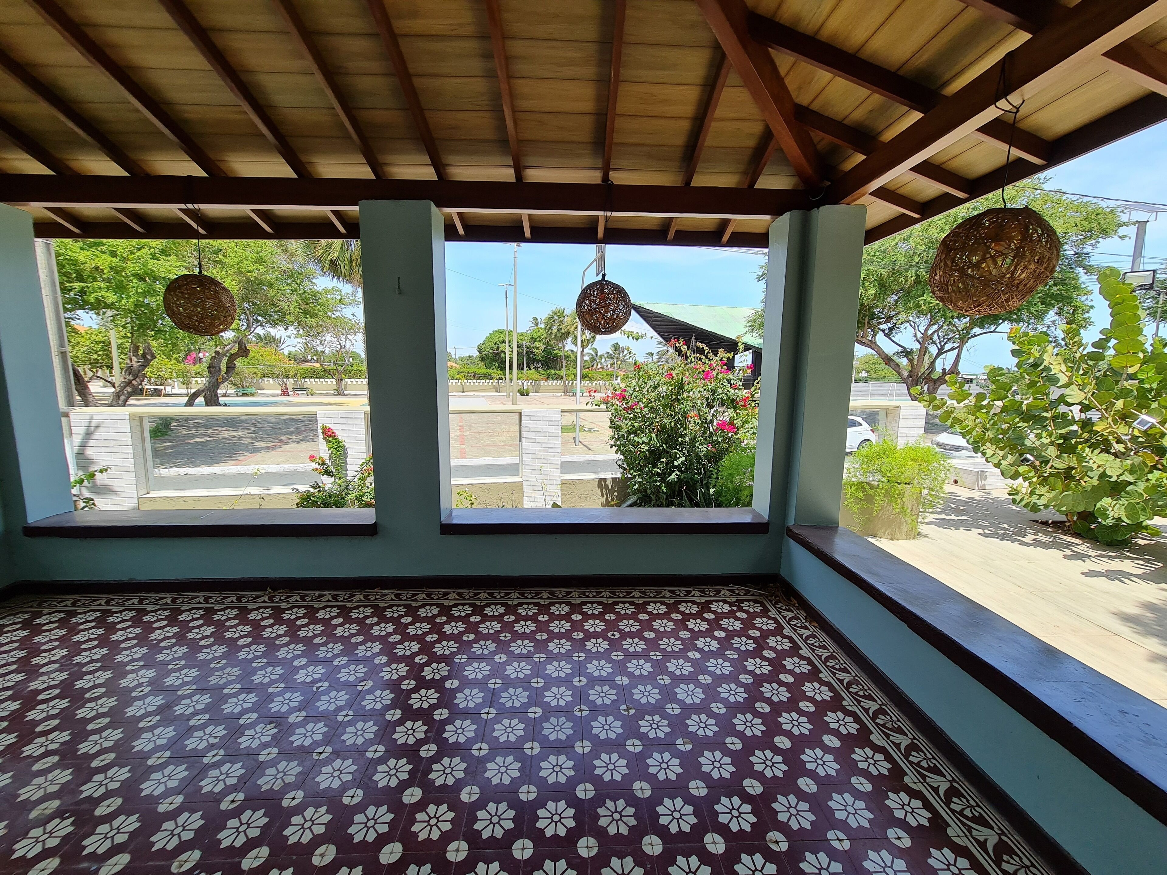 Smart TV 32 polegadas com canais digitais, TV, Netflix